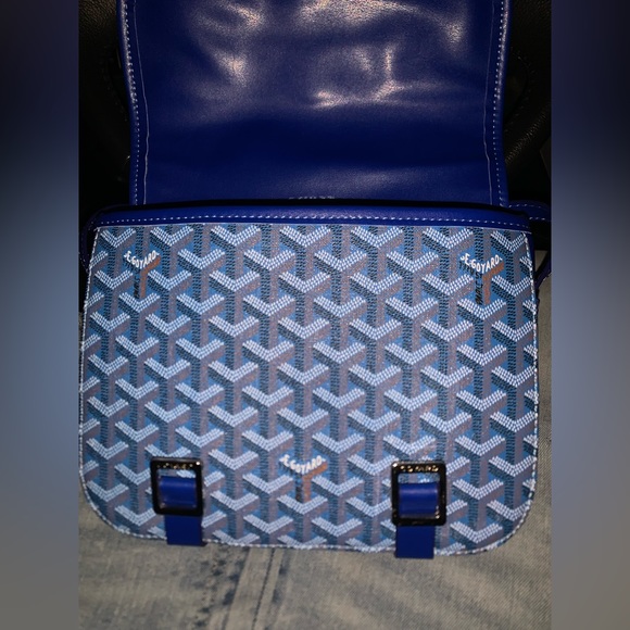 Brand new blue goyard side bag for sale!!!!$1500 comes with receipt - Picture 3 of 4